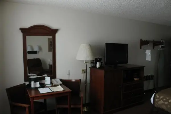 Lone Tree Inn 9